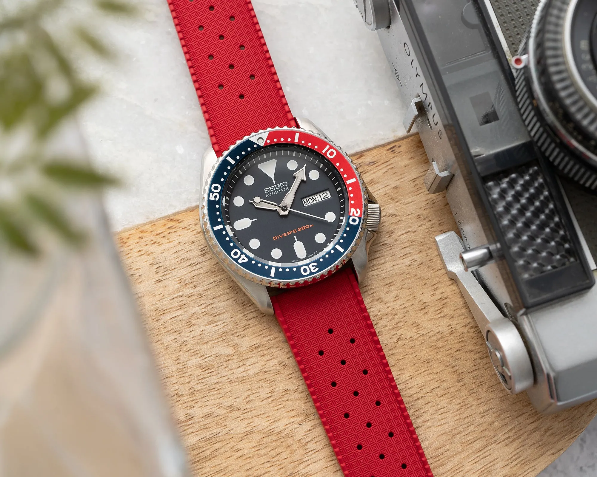 20mm 22mm Quick Release Tropical Pattern FKM Rubber Watch Strap