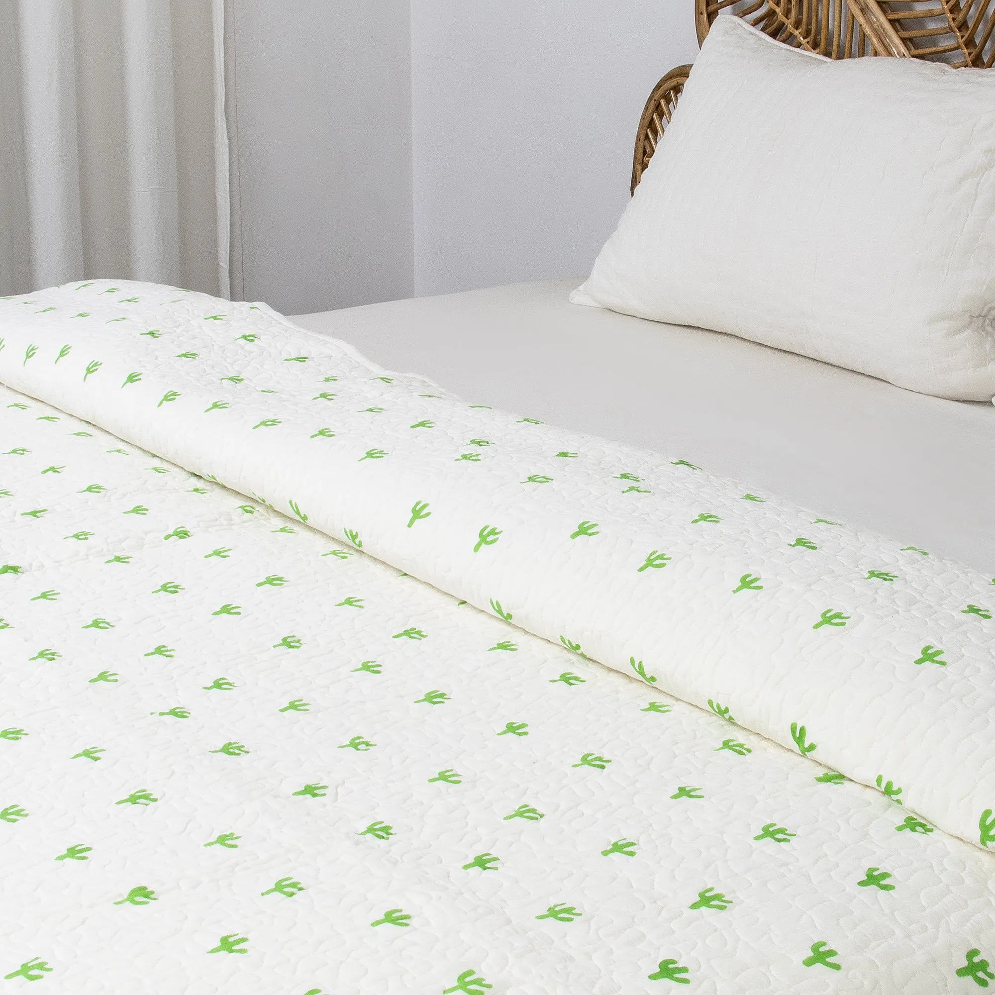 Luxury Pink Floral Soft Cotton Jaipuri Machine Best Quilts