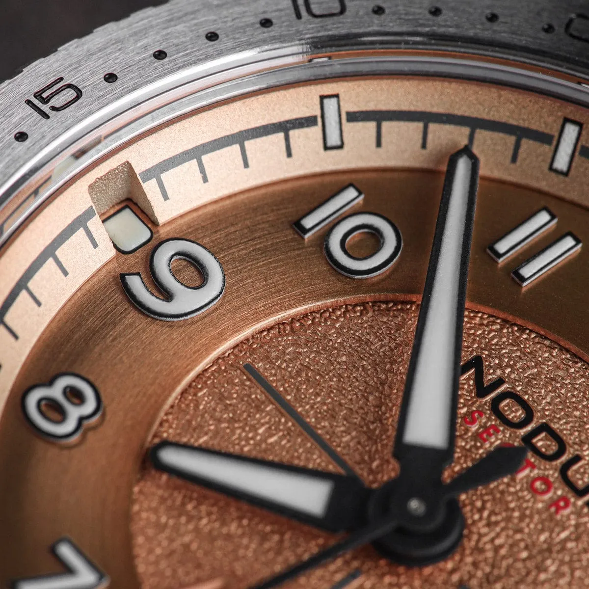 Nodus Sector Pilot Automatic Watch - Flyer Salmon - Stainless Steel Bezel
