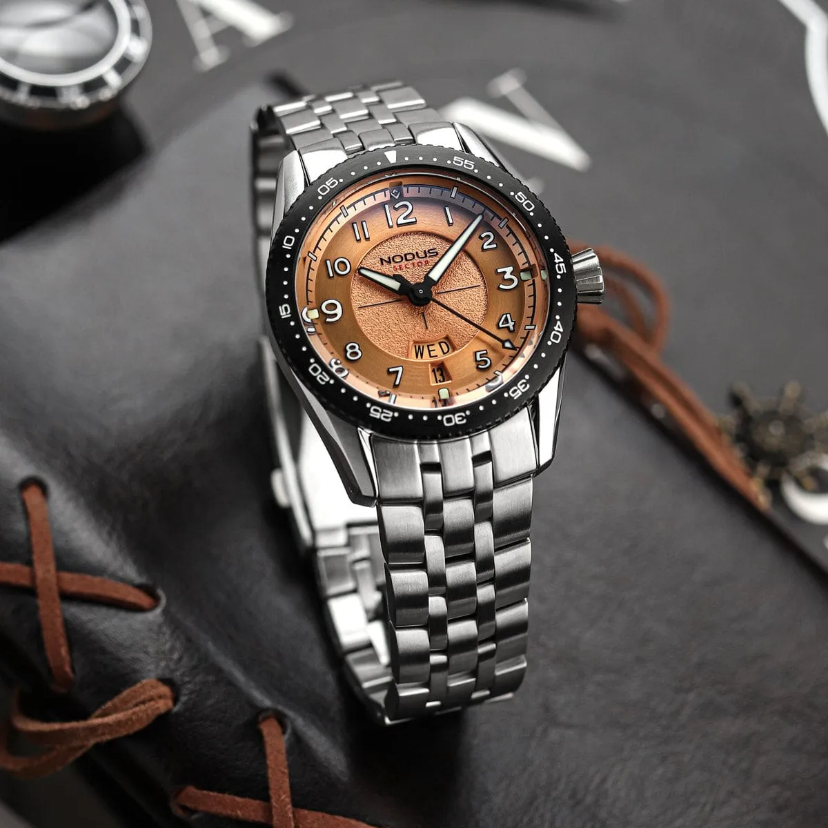 Nodus Sector Pilot Automatic Watch - Flyer Salmon - Stainless Steel Bezel