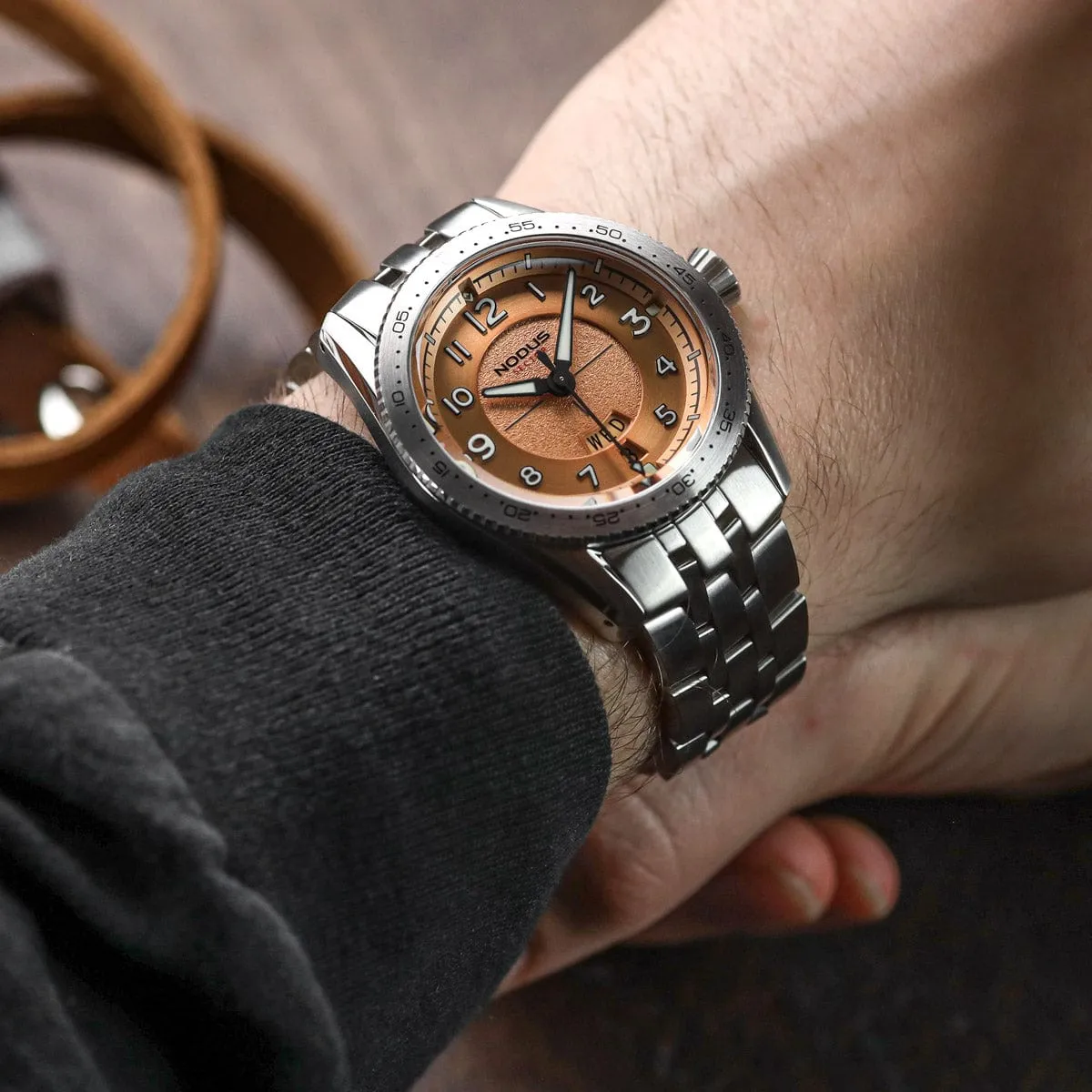 Nodus Sector Pilot Automatic Watch - Flyer Salmon - Stainless Steel Bezel