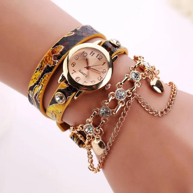 Quartz Rhinestone Rivet Chain Bracelet Wristwatch for  Woman