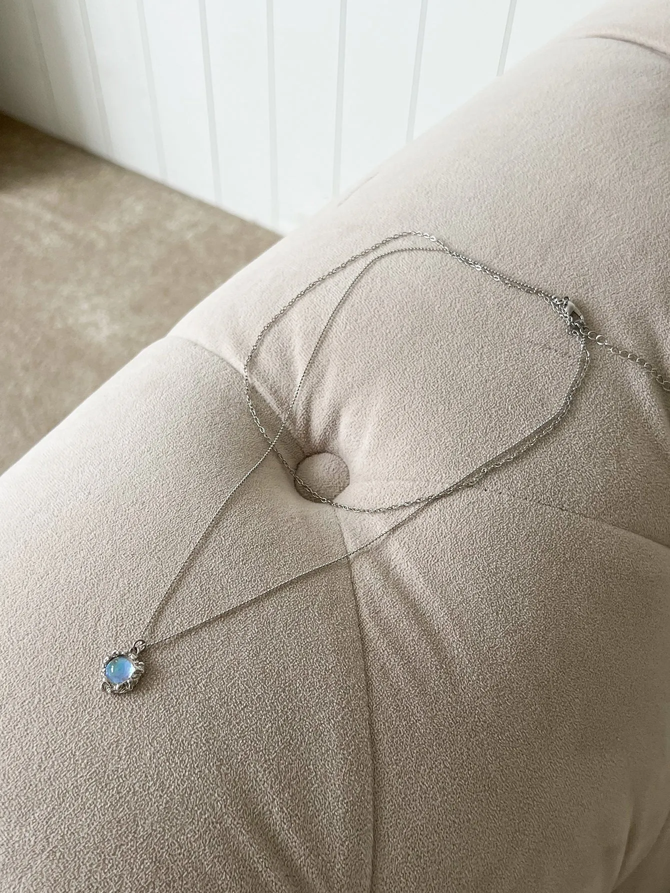 Round Detail Textured Metal Layered Pendant Necklace Jewelry for Women Gift for