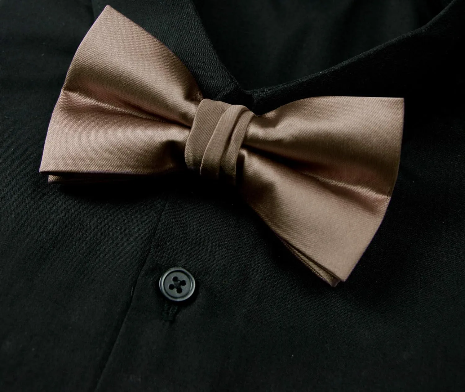 Spring Notion Men's Solid Color Satin Microfiber Bow Tie